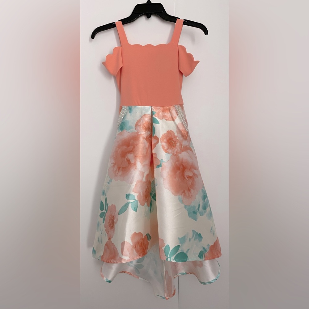 Xtraordinary Girls Party/Occasion Formal Dress w/pockets size 8, like new!